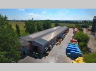 Pronájem haly 2300 m2 s prodejnou a venkovní zpevněnou plochou