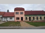 Prodej domu v obci Prace, RD po rekonstrukci + další nemovitost k investici.