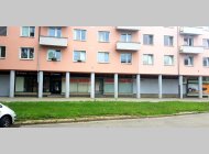 Pronájem komerčních prostor u haly Rondo, CP 110 m2, velké výkladce, rampa, parkování.