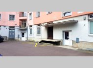 Pronájem komerčních prostor u haly Rondo, CP 110 m2, velké výkladce, rampa, parkování.