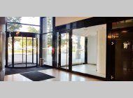 Obchodní prostory – AZ TOWER Brno, CP 11 m2, lukrativní místo vedle hlavního vchodu do budovy