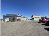 Sklady, kanceláře, parkování a kompletní servis