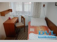 Pronájem bytu 1+KK - Brno-Žebětín. Malý zařízený byt 18 m2 pro 1 osobu.