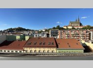Pronájem atraktivního půdního bytu 52 m2 s úžasným výhledem na dominanty Brna